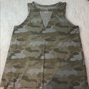 CAMO V-CUTOUT Tank!
